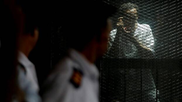 Der ägyptische Fotojournalist Mahmoud Abu Zeid (aka Shawkan) während seines Prozesses in Kairo am 28. Juli 2018. 